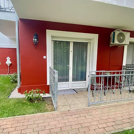 ゲストハウス Lillybeth Garden