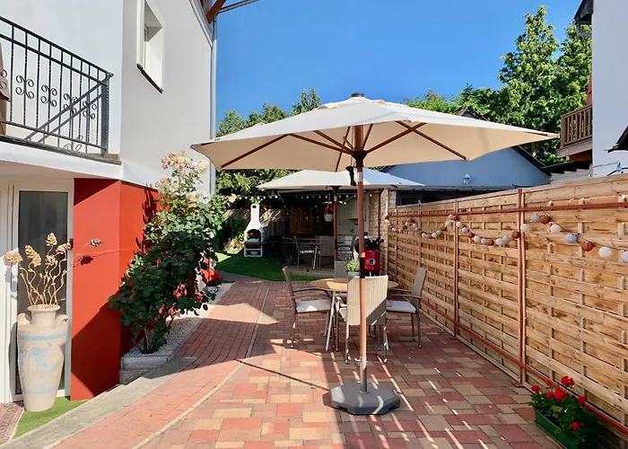 ゲストハウス Lillybeth Garden ケストヘイ