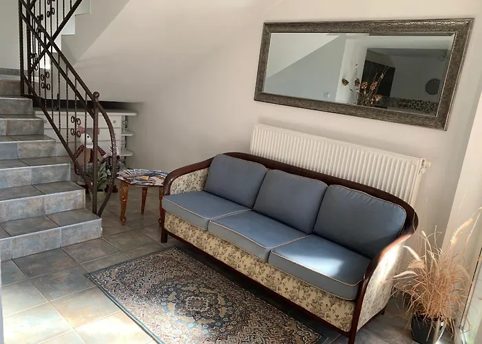 ゲストハウス Lillybeth Garden 3*