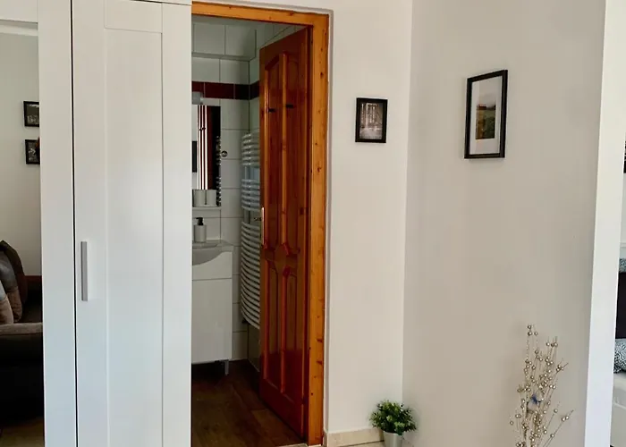 Lillybeth Garden בית הארחה