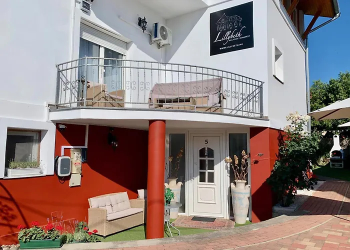 Lillybeth Garden ゲストハウス 3*