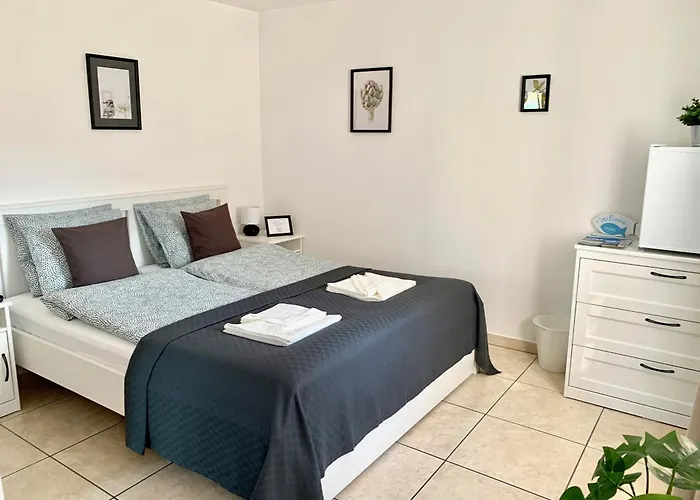 בית הארחה Lillybeth Garden