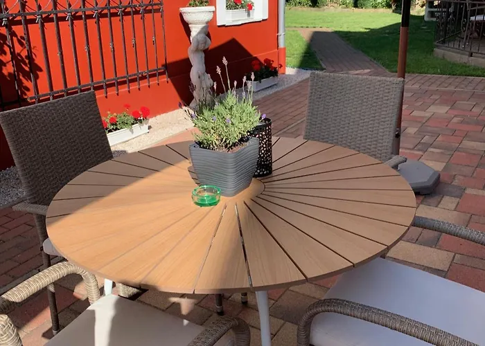 Lillybeth Garden ゲストハウス 3*