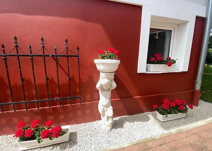 בית הארחה Lillybeth Garden