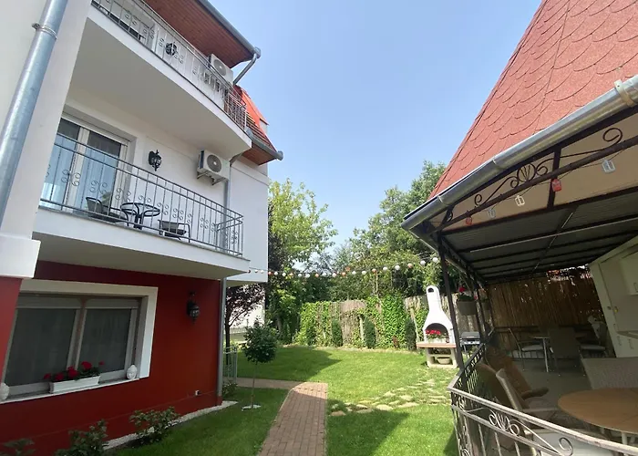 ゲストハウス Lillybeth Garden ケストヘイ